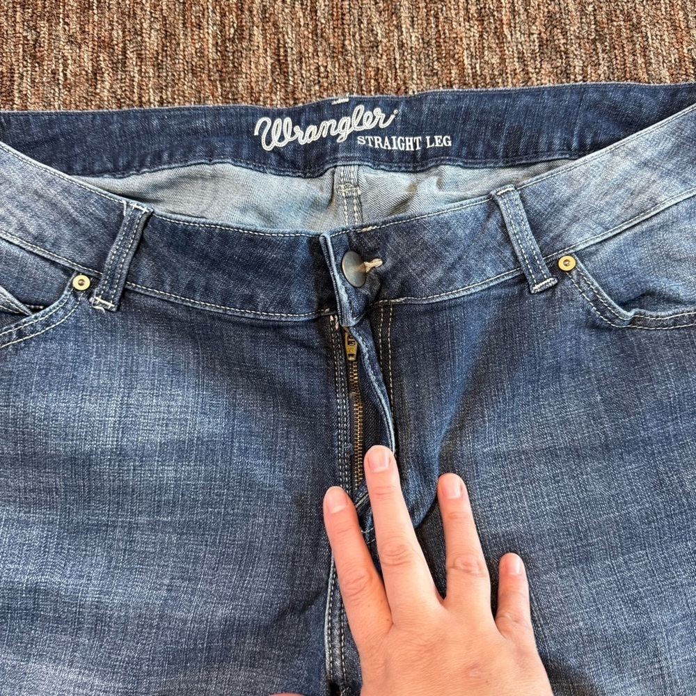 Wrangler Women’s Straight Leg Dark Wash Jeans size 22 - Picture 4 of 6